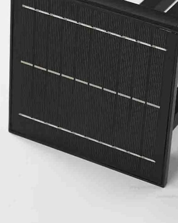 Kūkan Column with integrated solar panel and 8–12 hour runtime